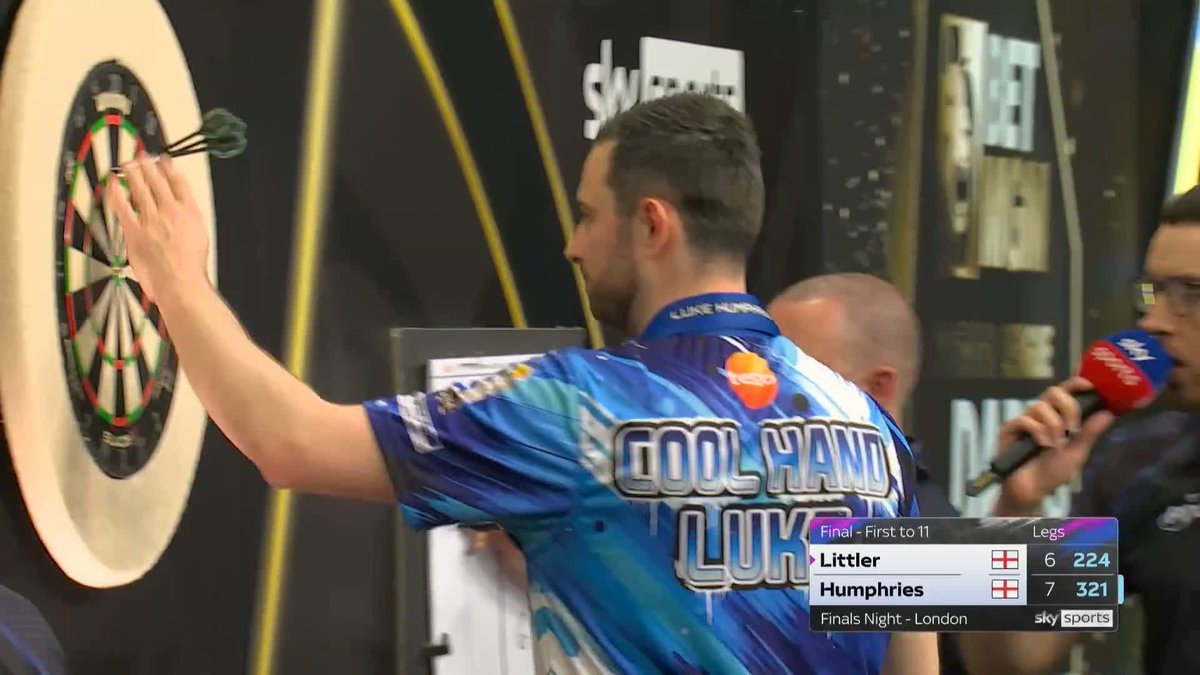 LITTLER LEVELS! ⚖️ This is what he does... In the blink of an eye, Littler is level at 7-7. What a standard this is! 📲 #PLDarts