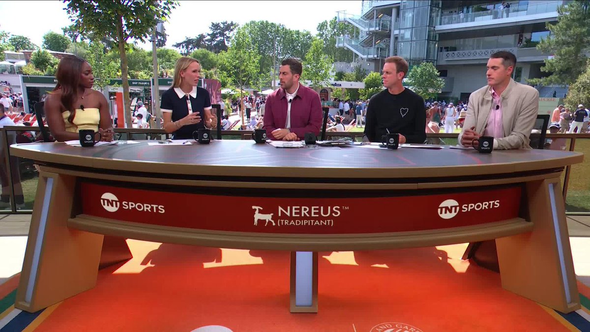 Sam Querry and Sloane Stephen's both said how was Sinner able/allowed to just take a 10 minute break when he was cramping and then resume play as if nothing was happening? The panel also mentioned a similar thing happened to him in the Australian Open.