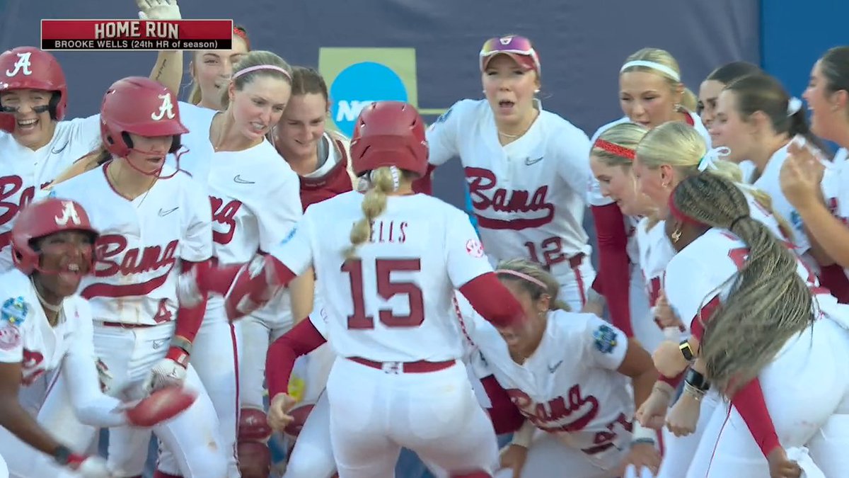 BROOKE WELLS IS ALIVE AND WELL‼️ Her 3-run HR gives Alabama Softball the lead 🔥