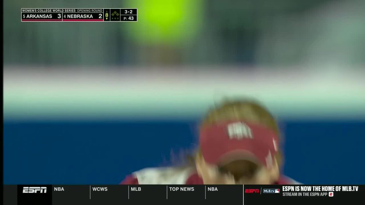 QUEEN OF CLUTCH. HANNAH COOR GOES YARD. WE'RE TIED IN THE EIGHTH. 📺: ESPN