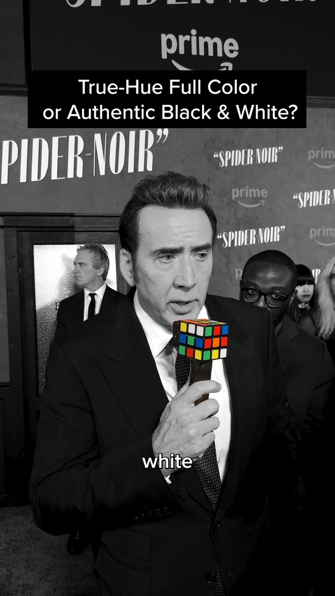 صرح🗣️|| الممثل Nicolas Cage عن سبب وجود النسخه الملونه لمسلسل Spider-Noir : "على رغم ادائي و تمثيلي كان يركز على النسخه الابيض و الاسود فقط ، الا انا كنت السبب بوجود نسخة الملونه لأن المراهقين ما عندهم تجارب سابقة بالأعمال الابيض و الأسود"