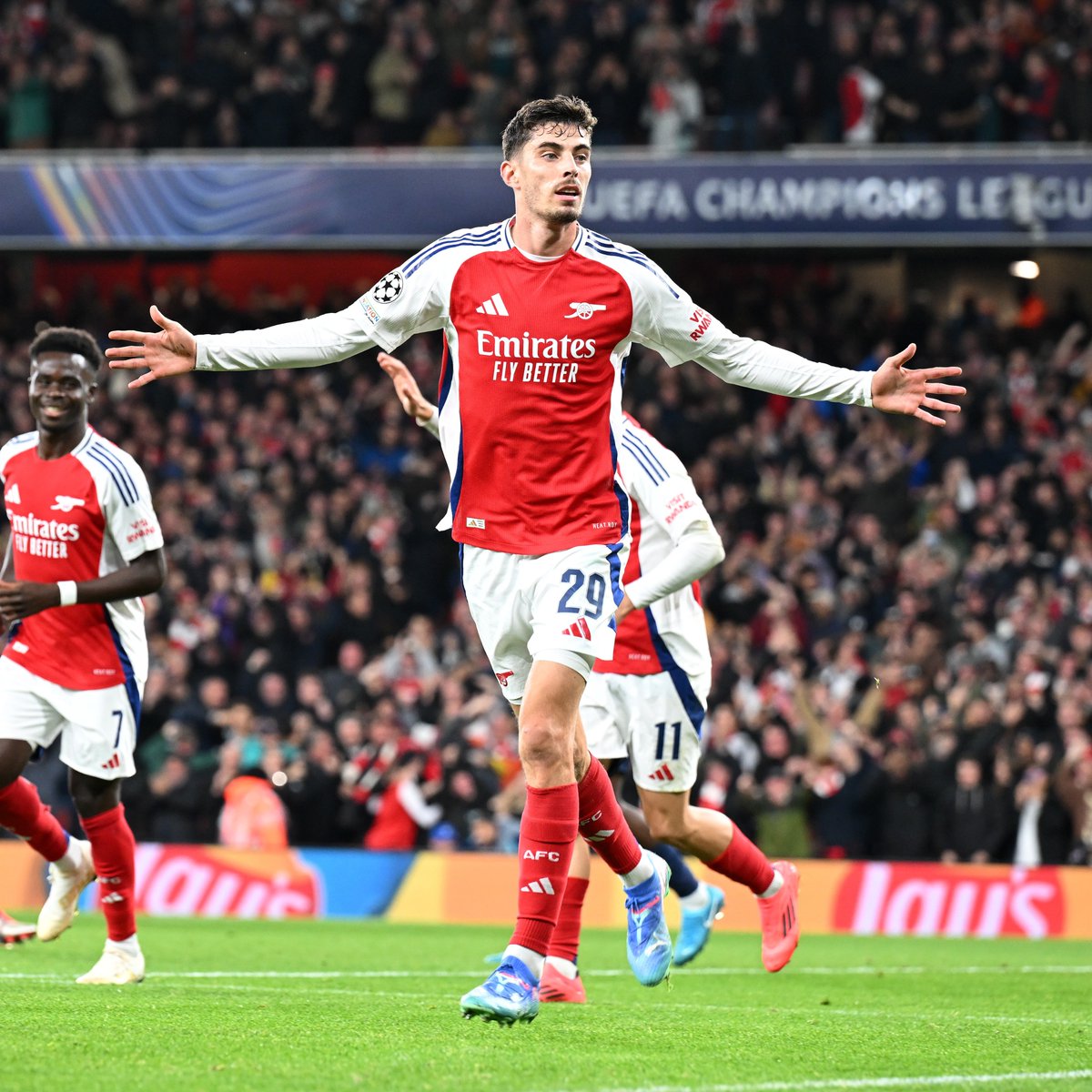 Throwback to when a fully fit Arsenal squad met PSG in the UCL. PSG were left clueless at FT.