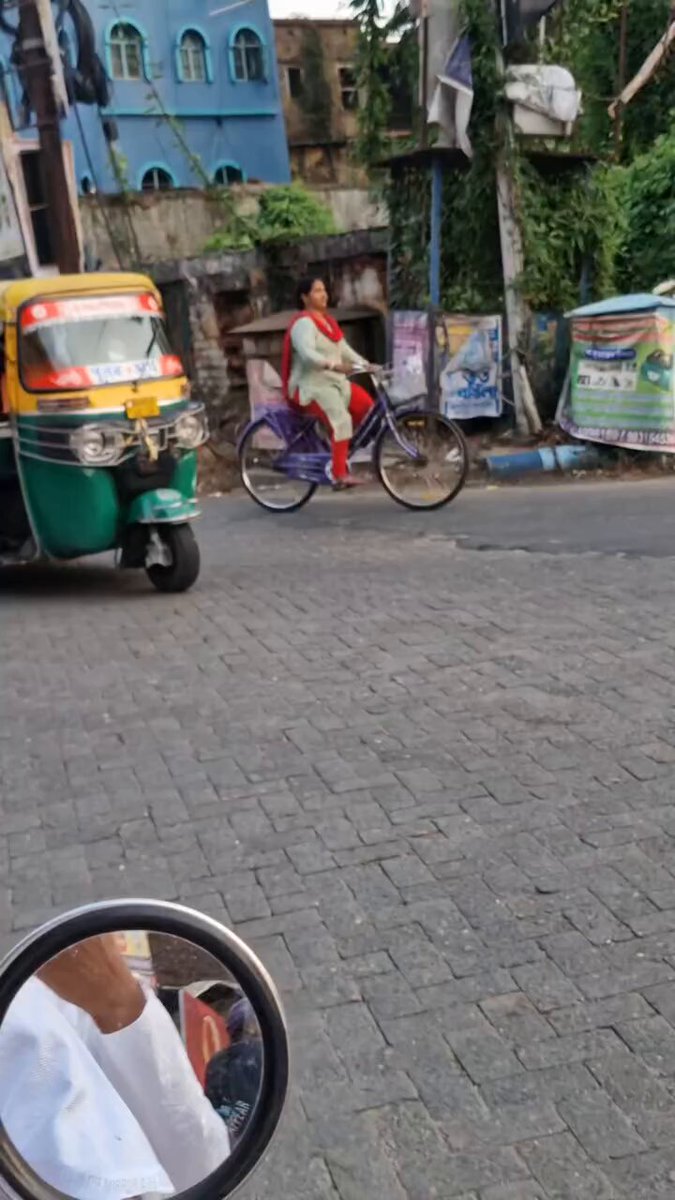 Translation: "Today is Eid, they are only catching Muslims by identifying their dress. Hindus are going without Helmet and they are not catching them" 😂😂😂😂😂😂😂😂😂😂 Though he is lying but its funny
