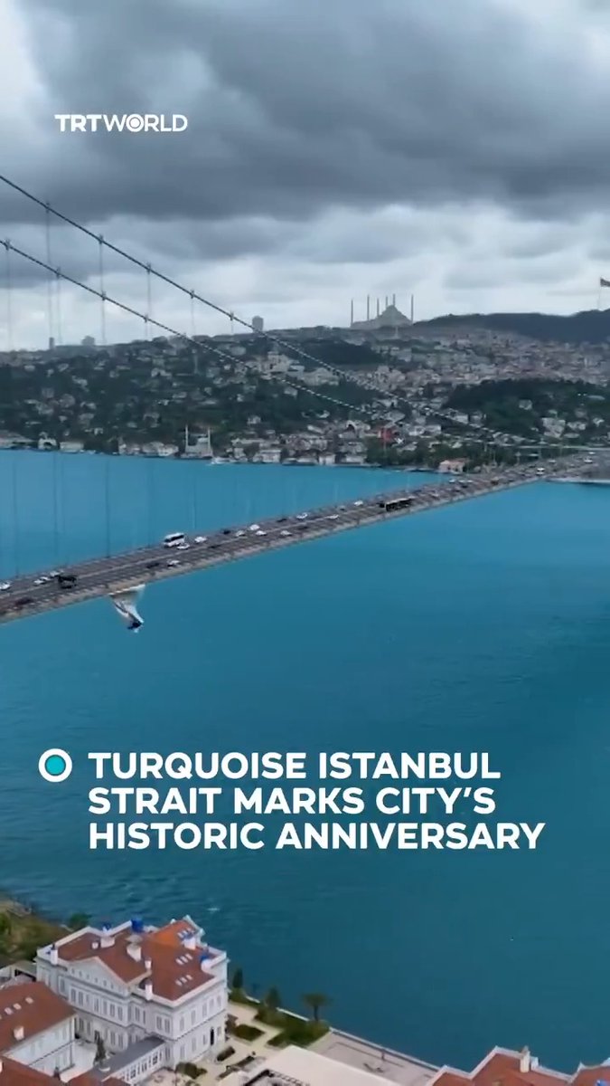 The Istanbul Strait turned a vivid turquoise on May 29, creating a stunning scene as Istanbul marked the 573rd anniversary of the 1453 conquest of the city. Istanbul was conquered by Ottoman Sultan Mehmed II, then just 21 years old, bringing an end to the Byzantine Empire and ushering in the rise of the Ottoman Empire, reshaping the course of world history