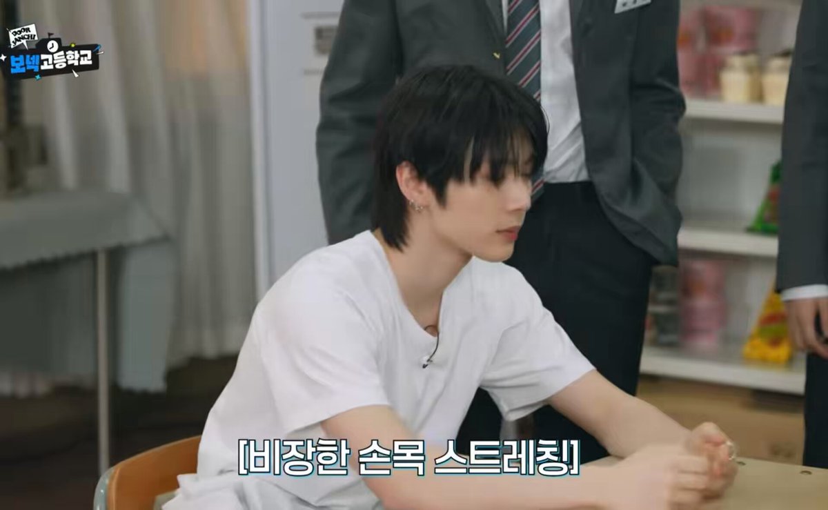 아니 태산이 뭐야????????…. 태산이가 팔씨름 보넥도 올킬햇어;;;;;; 너 이렇게 힘이 쎗어…….? 반햇다 지금