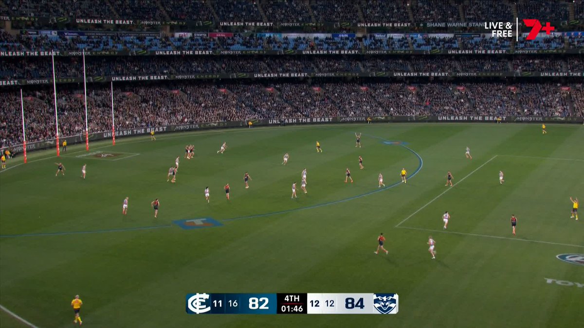 PATRICK CRIPPS WITH THE BIG CLUNK AND GOAL TO PUT CARLTON IN FRONT 🤯