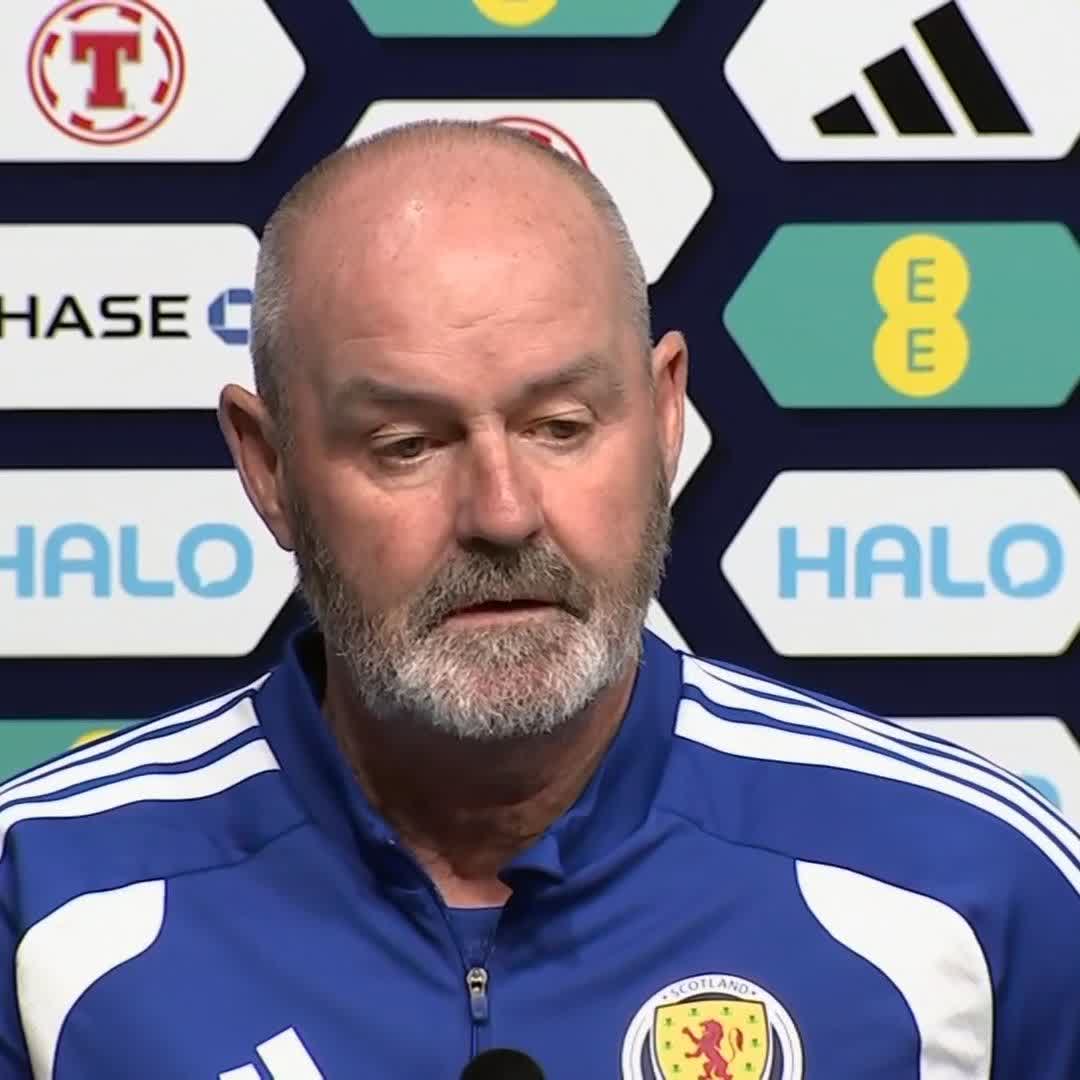 🏴󠁧󠁢󠁳󠁣󠁴󠁿 Importance of "stability" and "clarity" 📝 Contract length addressed ✅ "Evolution" over "revolution" ❌ No contract clauses Steve Clarke speaks to the media for the first time since signing a new four-year deal as Scotland head coach ⤵️