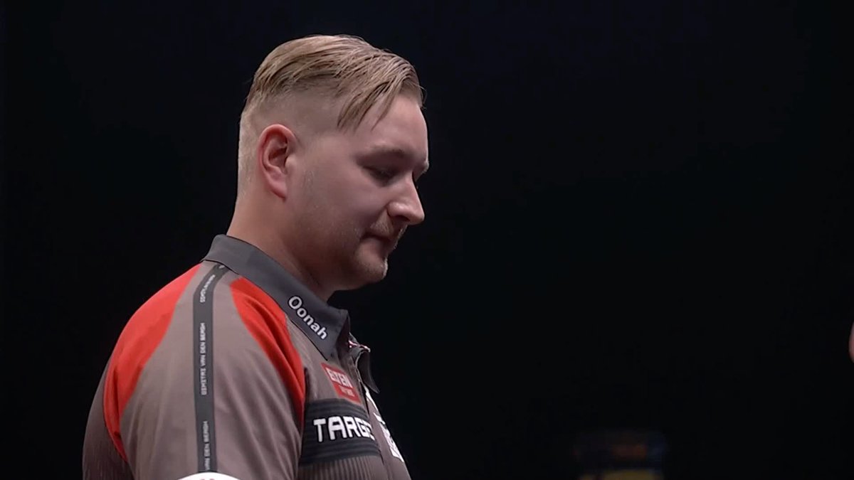 DIMI DOWNS SOUTAR! Dimitri Van den Bergh returns to the European Tour stage in style, reeling off six consecutive legs to sink Alan Soutar 6-2! 📺 #ET8