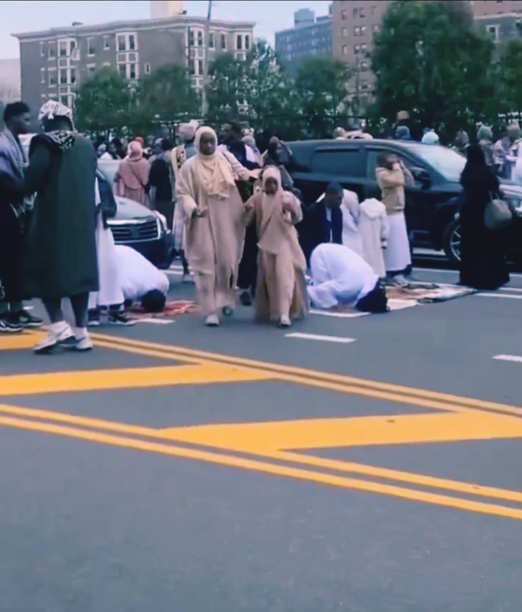 Mosques are popping up like a fungus in every city in the U.S. Yet so many Americans are asking why are they stopping traffic to “pray” in the streets. It’s not about prayer, folks. It’s a declaration of war. The invaders are declaring their ownership.