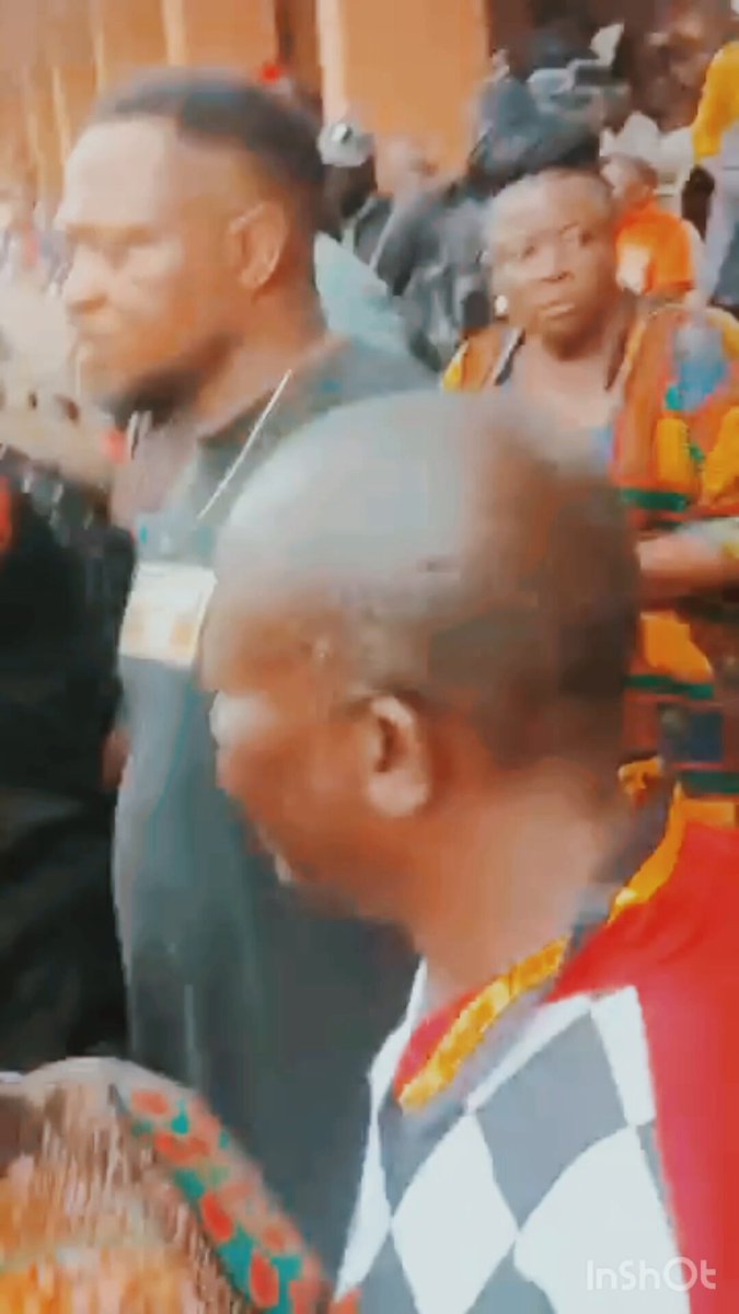 The NDC Primary Election in Anaocha, Anambra South Senatorial District, Senator Victor Umeh’s district. The crowd is intimidating.✍️