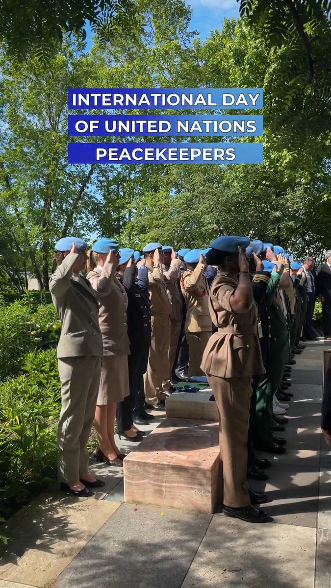 On #PKDay, Lieutenant General Cheryl Pearce, Acting UN Military Adviser, led a ceremony at United Nations Headquarters in New York to honor the service and sacrifice of UN peacekeepers, past and present, and those who have lost their lives in the cause of peace. #InvestInPeace