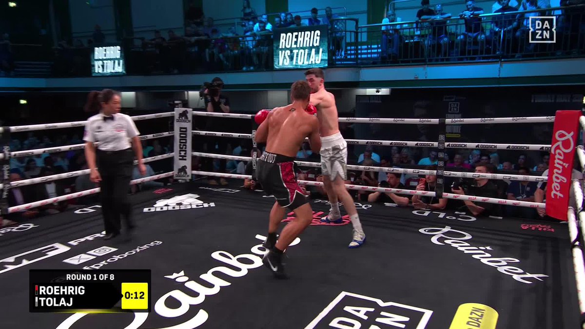 HUGE LEFT HAND AT THE END OF THE ROUND 👀 #EdwardsNqothole |Live NOW on DAZN ▪️