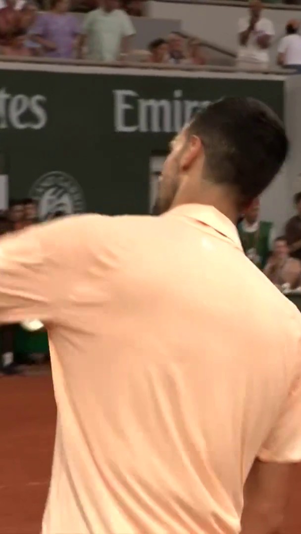 Ahahahahha Novak qui résiste au fusil à pompe brésilien, mais mon respect Mr Djoko est immense.