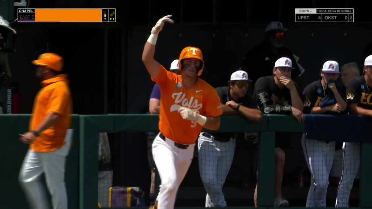 VOLS WITH A GAME-TYING HR DOWN TO THEIR FINAL OUT 🔥 @Vol_baseball