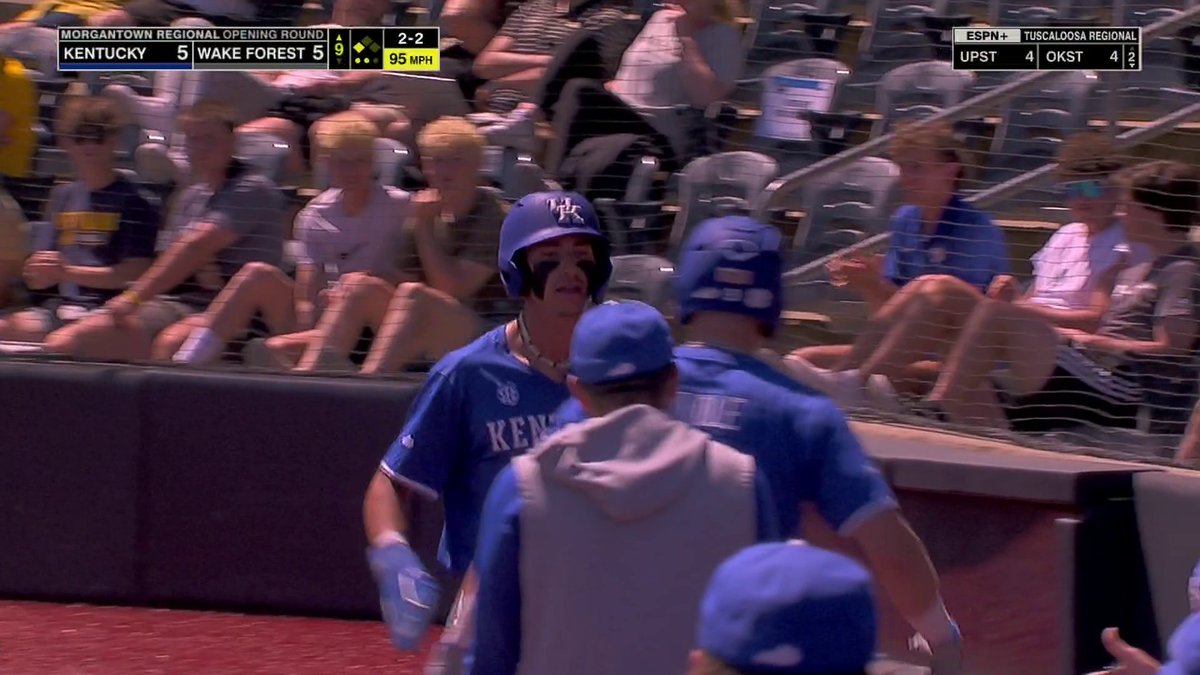 Kentucky takes the lead off the wild pitch in the 9th inning‼️ Kentucky Baseball