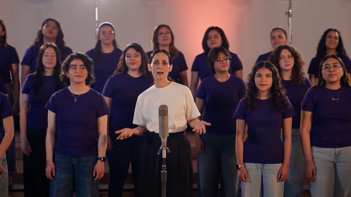 "La Niña Futbolista" canción feminista rumbo al Mundial interpretada por Julieta Venegas y mujeres del Conservatorio Nacional de Música y del Coro de Estudio Allaire. ⚽️✨🎶 ¿Qué te parece?