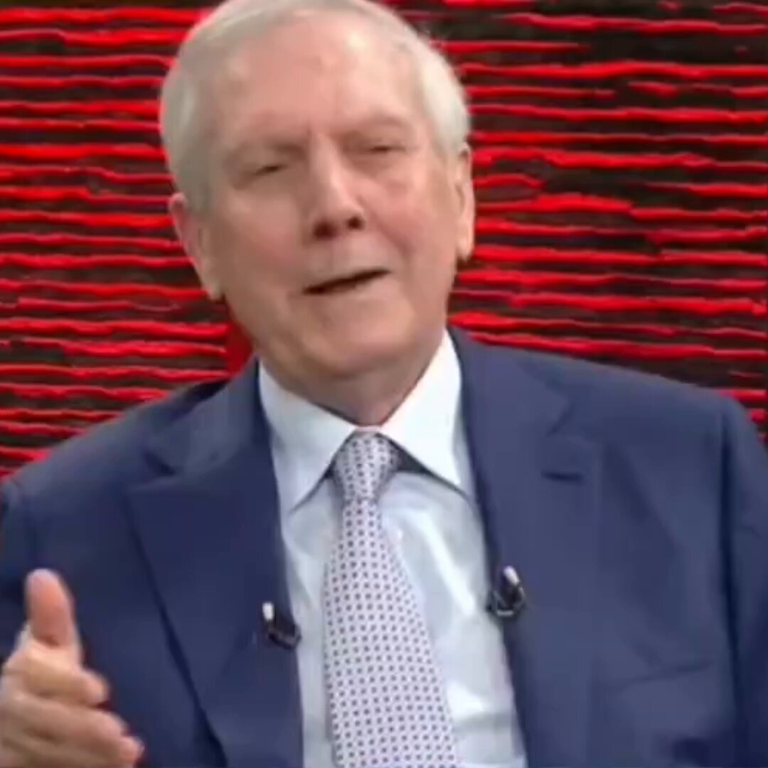 🚨 SON DAKİKA | Aziz Yıldırım: Biz de şimdi iki tane santraforu, herhalde gelecek hafta açıklarız kamuoyuna. Pazarlıklar devam ediyor. Bir pürüz yok. Hatta pazartesi günü biri 'Ben İstanbul'a geleyim' dedi. Yok, kabul etmedim. "Her şey bitmeden gelmek yok" dedim.
