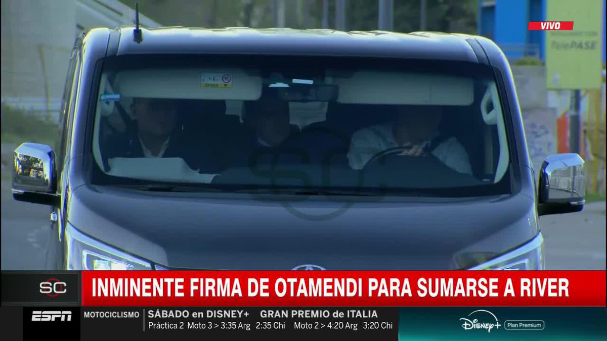 #AHORA - NICOLÁS OTAMENDI LLEGÓ AL MÁS MONUMENTAL PARA OFICIALIZAR SU LLEGADA A RIVER. 📺 #SportsCenter | #DisneyPlus Plan Premium