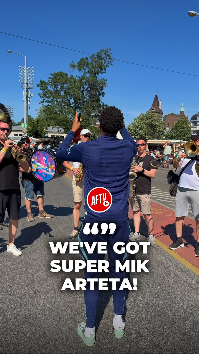 Cecil leads the brass band playing Super Mik Arteta! 🎺 #AFTVBudapest