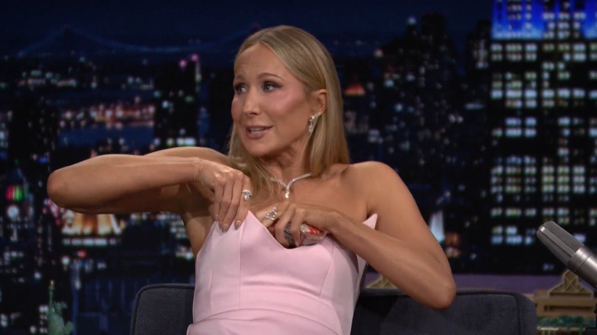 .Nikki Glaser and Jimmy eat Uncrustables from her stash 😭 #FallonTonight
