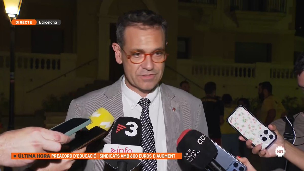 "Els docents estaran al capdavant dels més ben retribuïts del conjunt de l'Estat." Ignasi Giménez, secretari de Millora Educativa, considera que el preacord amb els sindicats posa les bases per a una "necessària transformació del sistema educatiu"