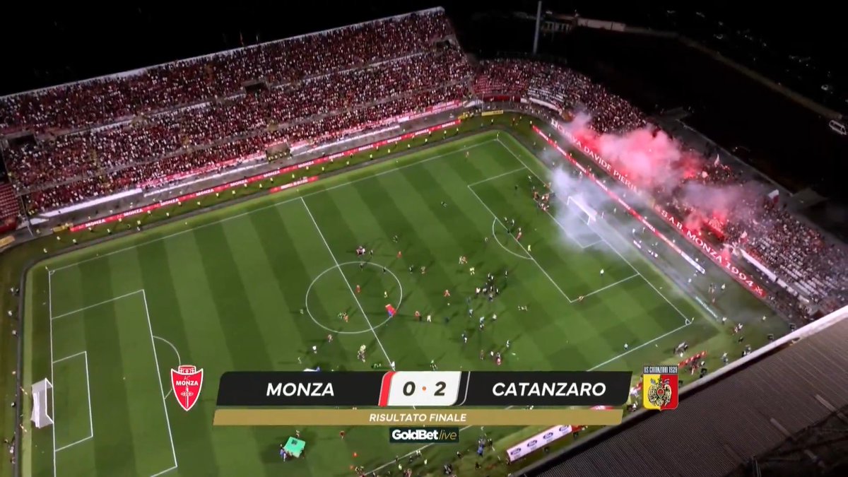 🏆 Monza has won promotion to Serie A ⚪️🔴 Paolo Bianco's side is back following a gripping Serie B Play-Off Final, overcoming Catanzaro as the higher-ranked club after the teams drew 2-2 on aggregate.