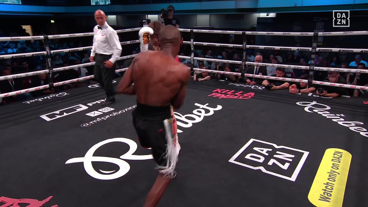 Main event is UNDERWAY! #EdwardsNqothole |Live NOW on DAZN ▪️
