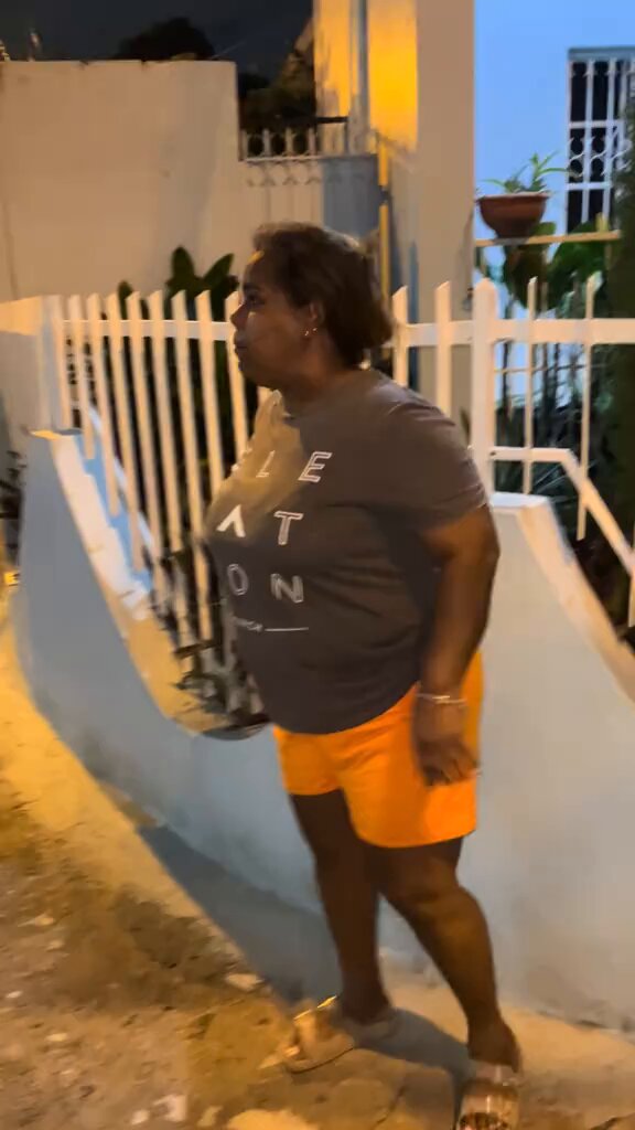 Este fin de semana es día de las madres dominicanas Esta se lleva el premio a la mejor madre del mundo.