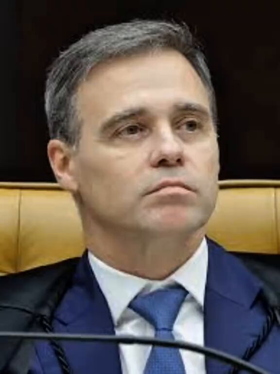 O dinheiro é público, e o ilmo excelentíssimo Dr juiz de direito André Mendonça, deveria tornar o inquérito público.
