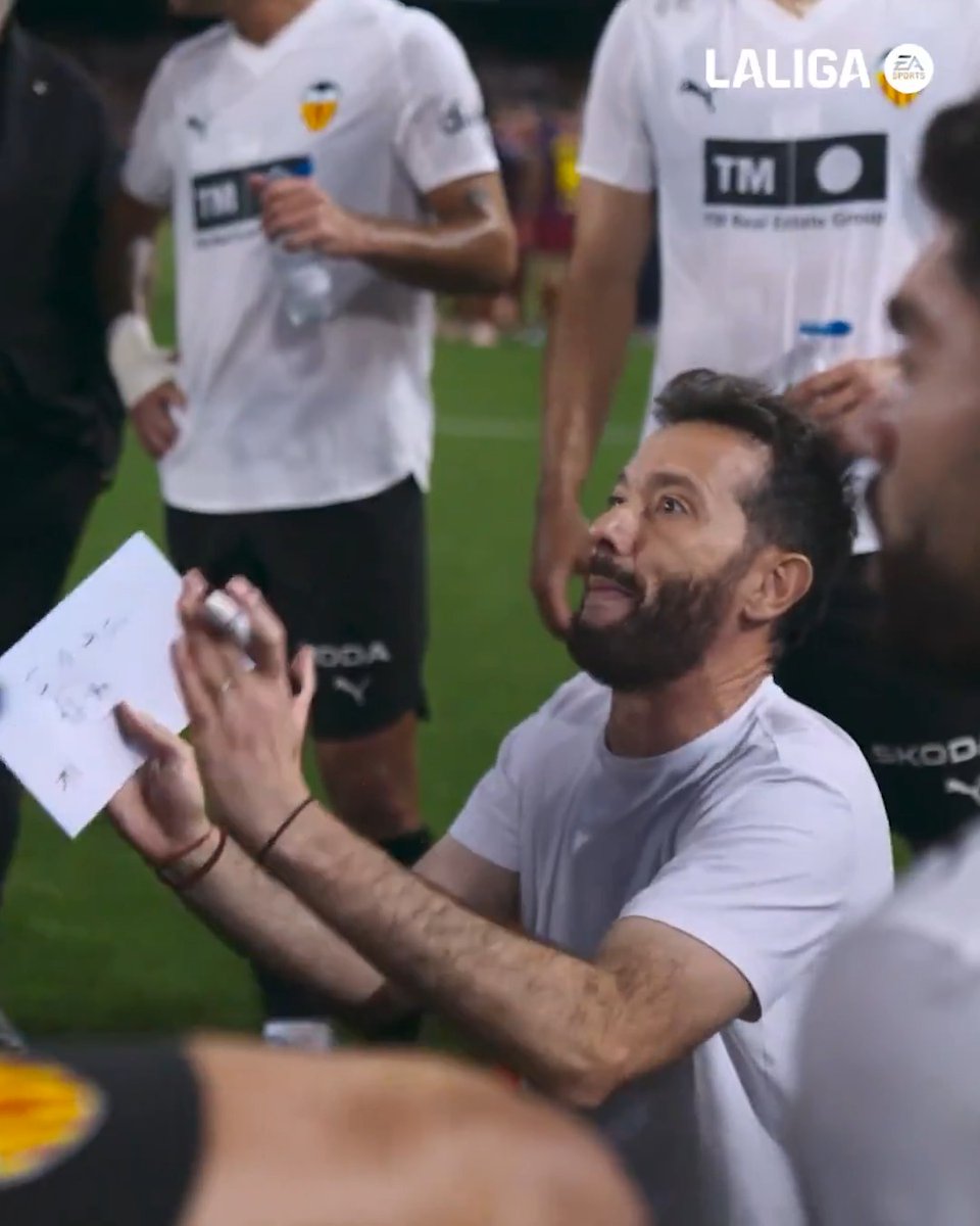 🗣️Las charlas de los entrenadores de LALIGA EA SPORTS durante la pausa de hidratación. BehindLALIGA