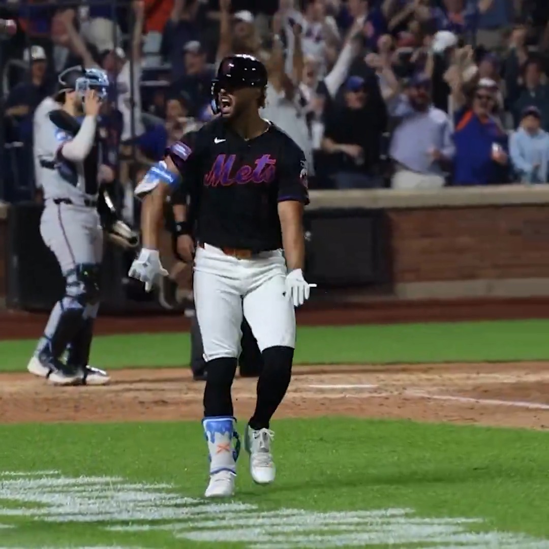 Pitch: read Swing: delicious 🍎