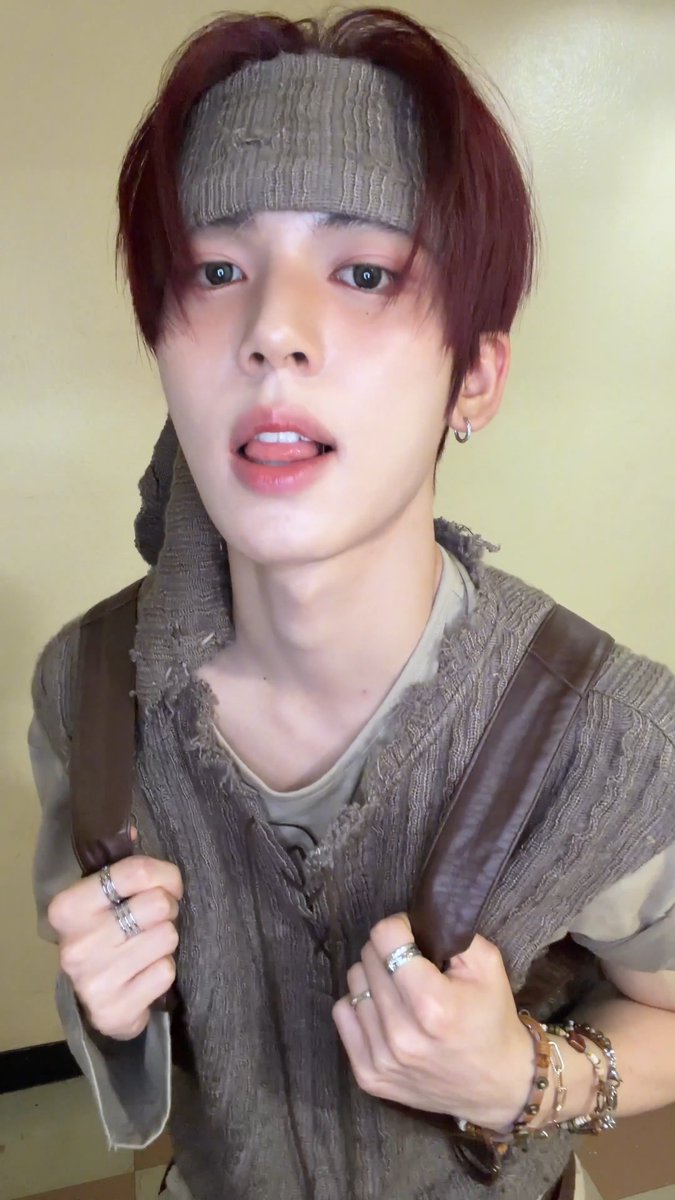괜찮은데?💪🏻🐰 🔗 #AND2BLE #앤더블 #HANYUJIN #한유진