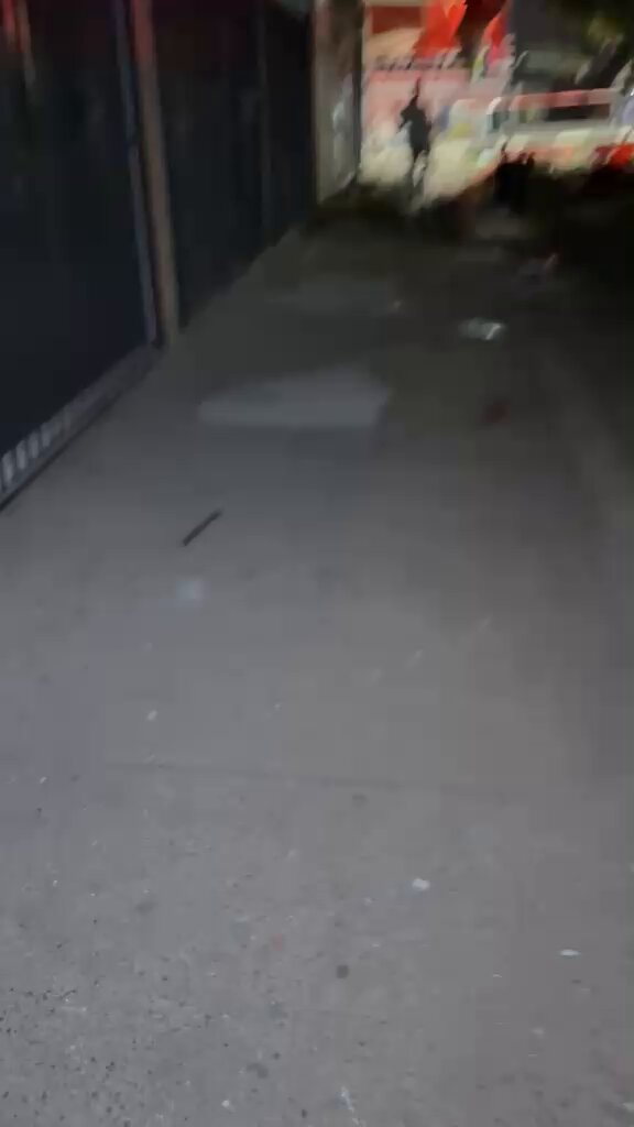 אז איך עבר עליכם הלילה בישראל? כי כאן נפלה רקטה במרכז קריית שמונה, 3 פעמים עפנו מהמיטה למקלט בשל אזעקות, וירי תותחים שממשיך גם עכשיו. *מי שיכתוב "זה מה שהצבעתם..." או: "אבל בקלפי תשימו שוב...", ייחסם. #מלחמת_הפסקת_האש