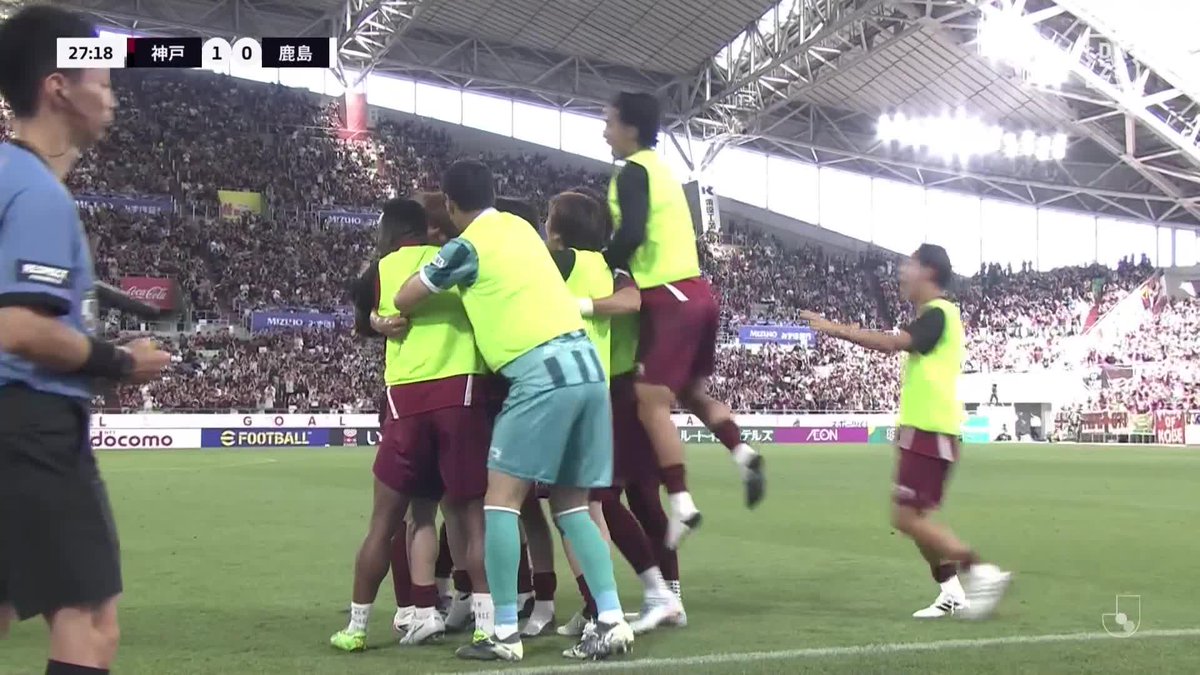半端ないって!! 大迫勇也が直接FKを沈めた! 均衡を破ったのはエースの一振り💥 東西王者同士の一戦は神戸が先制✅ 🏆 明治安田J1百年構想リーグ PO第1戦 🆚 神戸×鹿島 📺 #DAZN ライブ配信中 #Jリーグ #だったらDAZN