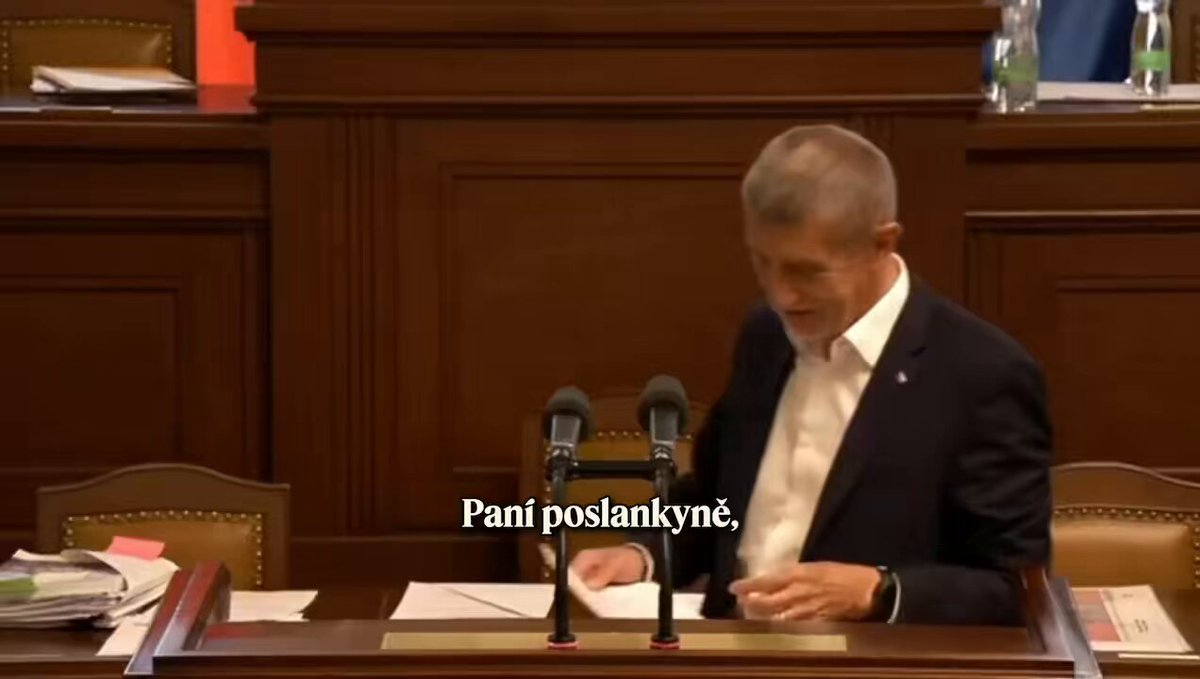 „Tady ta bestie, co mě tam odchytila kvůli školám a školkám…“ (2020) „Paní poslankyně, víte, že já vás miluju.“ (2026) Za šest let se změnilo oslovení. Nezměnilo se ale jediné – stále bojuji za to, aby města a obce měly peníze na školy a školky. A v tom budu pokračovat dál.