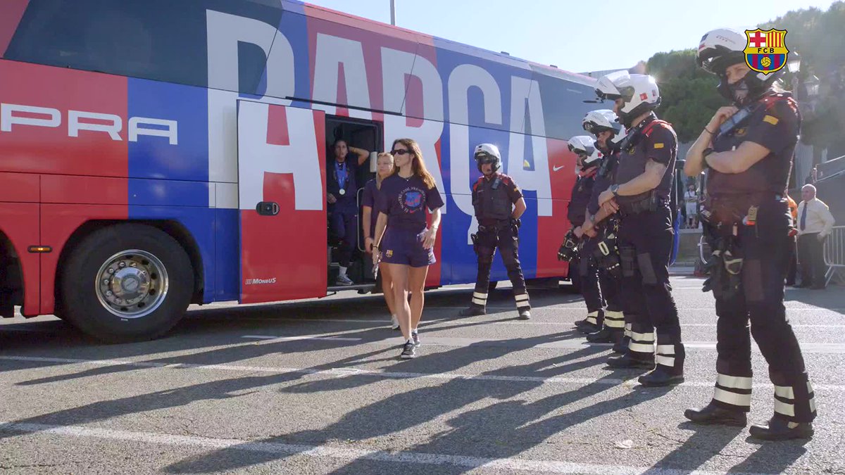 Així van viure les campiones la festa del pòquer amb l'afició culer 💙❤️