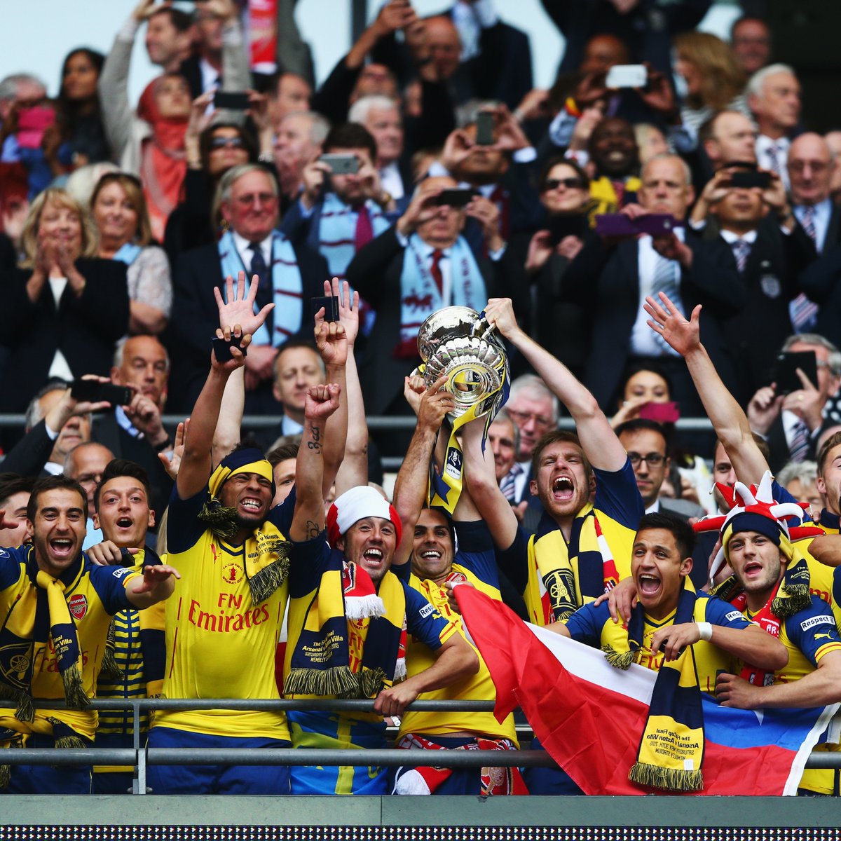 On this day in 2015: Arsenal beat Aston Villa 4-0 to claim their fifth consecutive win at Wembley & a record 12th FA Cup triumph. ๐ ๐ก Walcott (40โ) ๐ก Alexis (50โ) ๐ก Mertesacker (62โ) ๐ก Giroud (90+3โ)