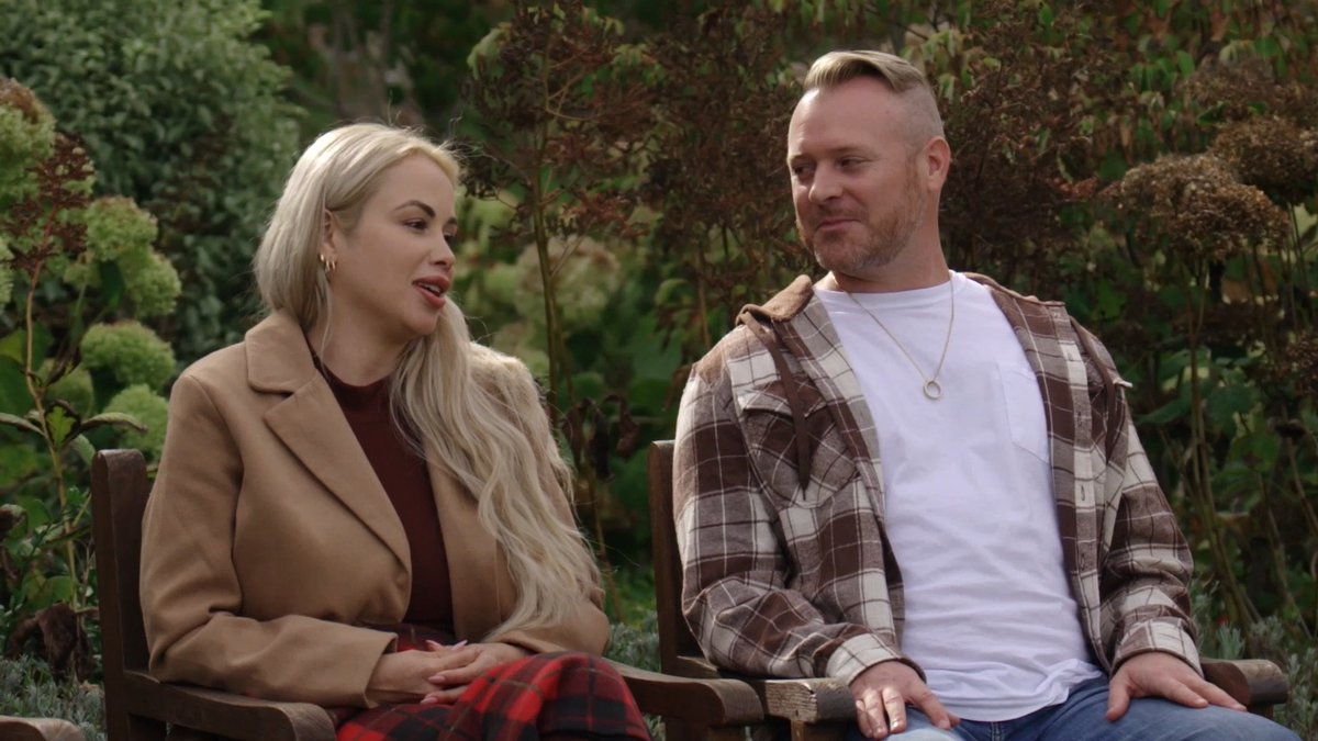 #TheLastResort sneak peek 👀 Paola gets brutally honest about her and Russ' bedroom struggles during group therapy 🐄😮 The new season premieres this Monday at 8P on @tlc. #90DayFiance
