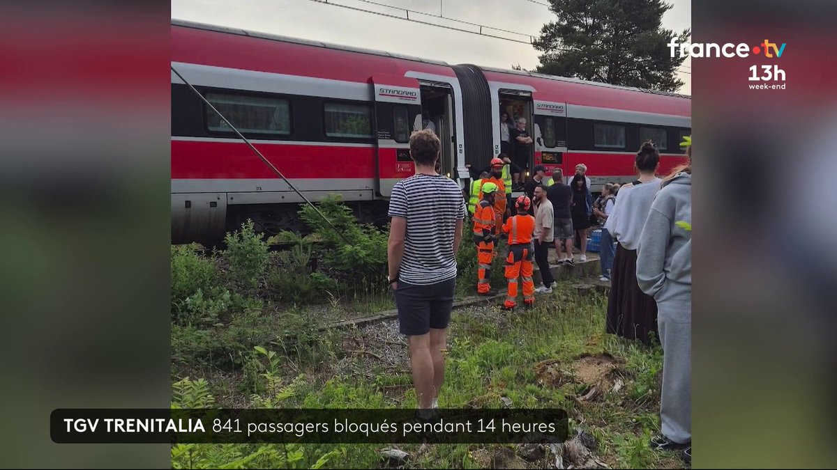 Deux trains à grande vitesse en direction de Paris de la compagnie Trenitalia, transportant 841 passagers, sont restés bloqués en pleine voie toute la nuit avant de repartir samedi vers 9h30. Aucune évacuation n'a eu lieu durant la nuit. #JT13H