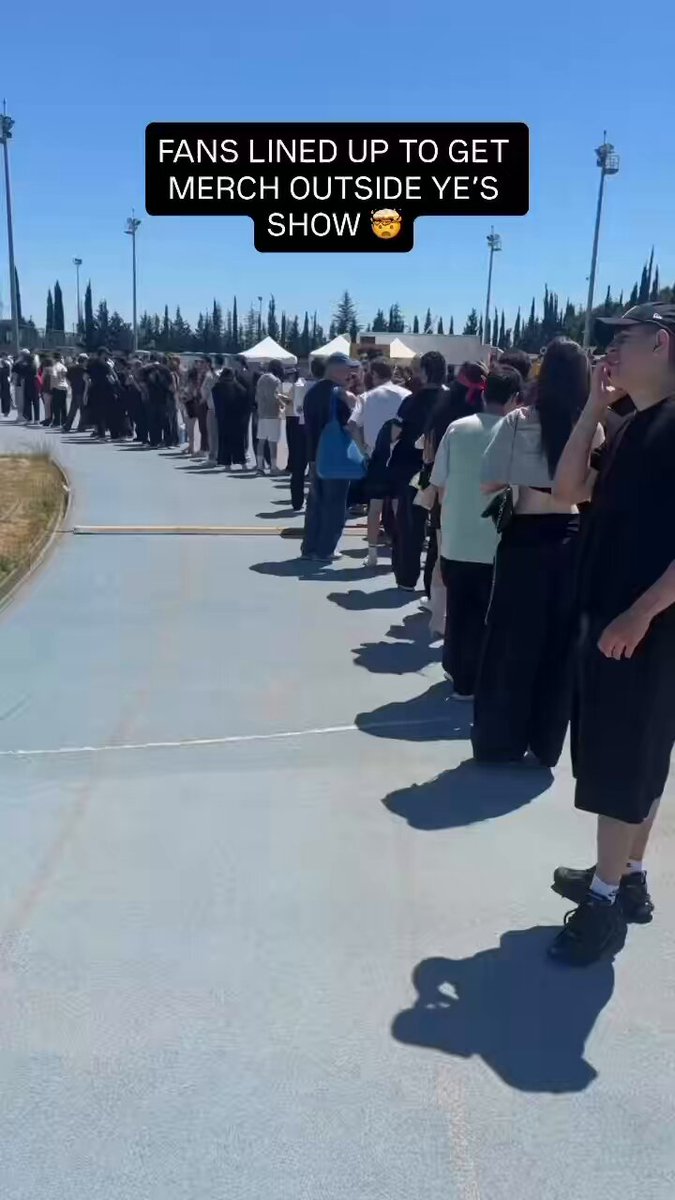 THOUSANDS OF FANS LINED UP FOR MERCH 🏟️👀🇹🇷