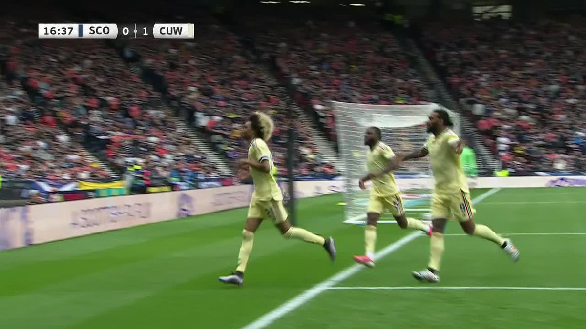 ¡SORPRESA TOTAL EN GLASGOW! Tahith Chong armó una gran jugada y marcó un golazo para el 1-0 de Curazao ante Escocia. 📺 #DisneyPlus Plan Premium