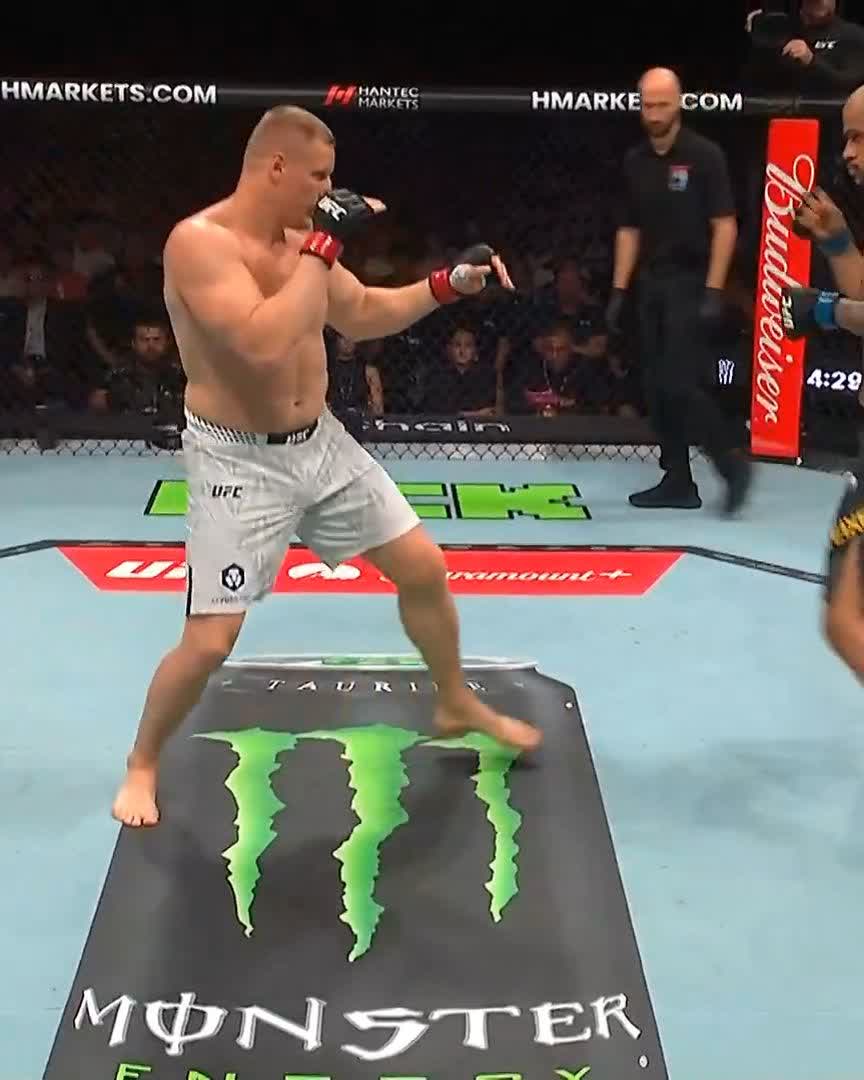 The boogeyman of the heavyweight division 😤 Sergei Pavlovich wasted no time to earn the RD1 knockout! [ #UFCMacau | LIVE NOW on @ParamountPlus ]