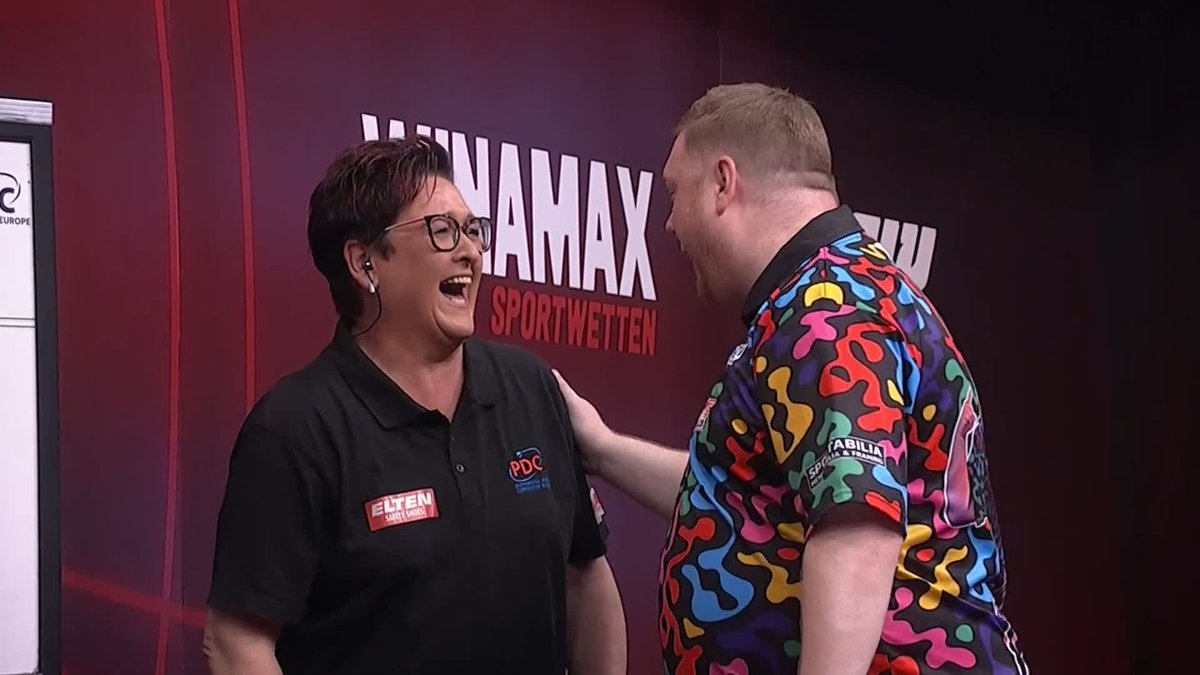EVANS ADVANCES! Ricky Evans finally gets the better of Daryl Gurney, defeating the World Cup of Darts winner 6-3 to power on in Kiel! 📺 #ET8
