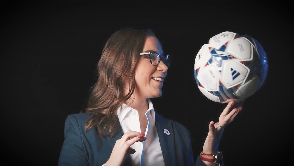 ¡Nuestra Majo González hoy hace historia en la #BenditaChampions! 👏 Y se convertirá en la primera mujer que narrará una #UCLFinal en habla hispana. ¡Los sueños sí se cumplen! 🤩 📲 @StreamMaxLA: #TNTSportsEnHBOMax