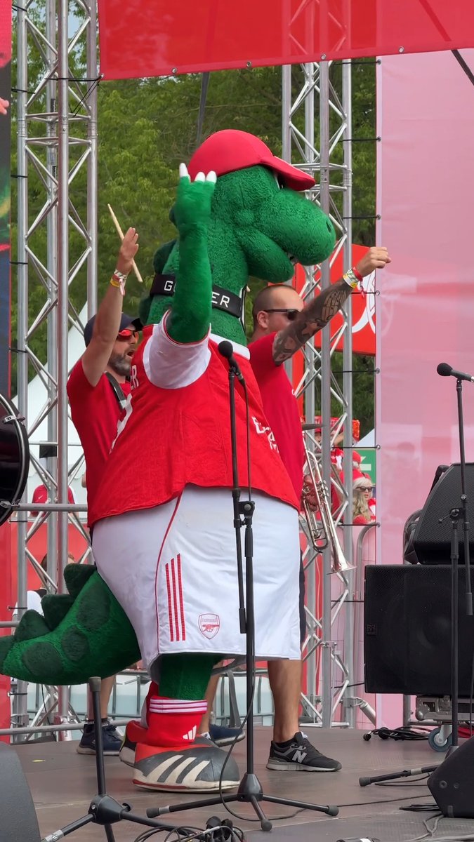 Gunnersaurus is ready for the Champions League final 🏆🦖