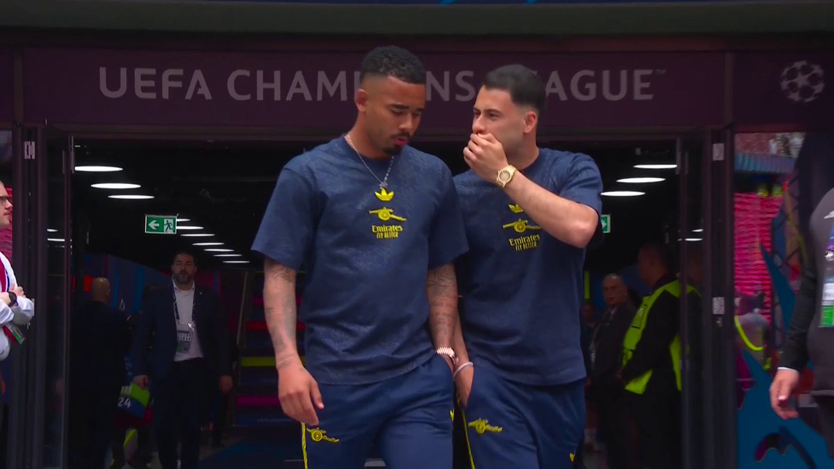The Arsenal players are checking out their surroundings 🏟️ Kick-off is in a little over an hour 🔜 📺 TNT Sports &amp; HBO Max