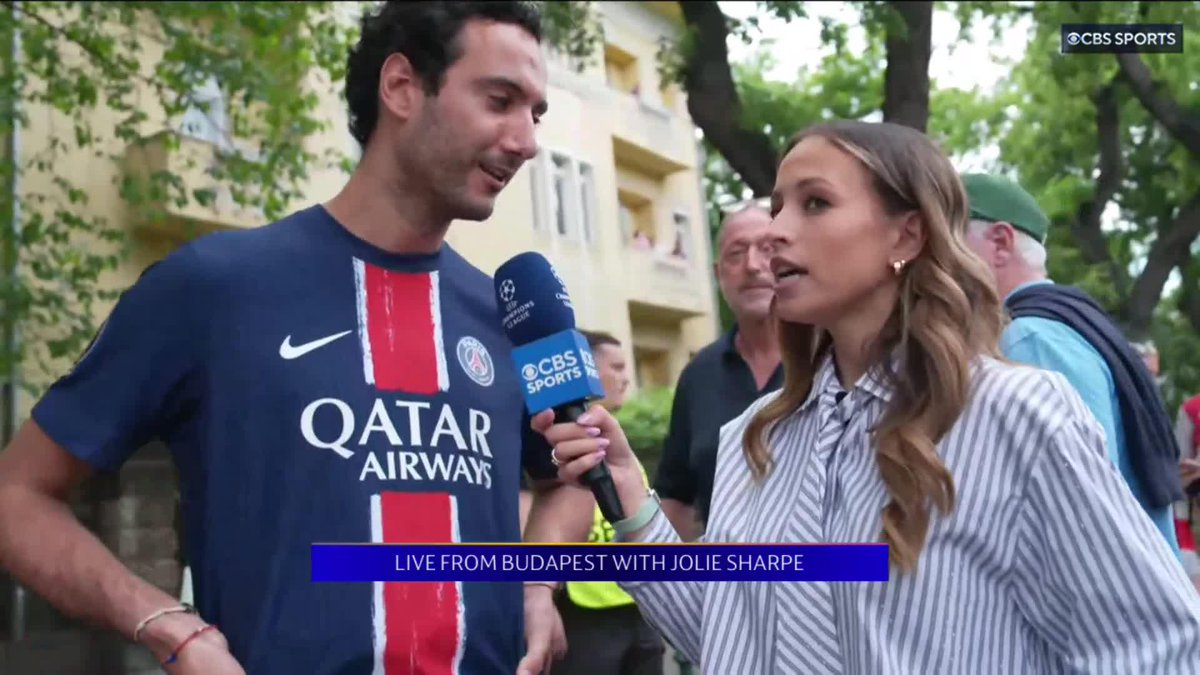 .Jolie Sharpe has found a PSG fan in a sea of Arsenal fans in Budapest 👀