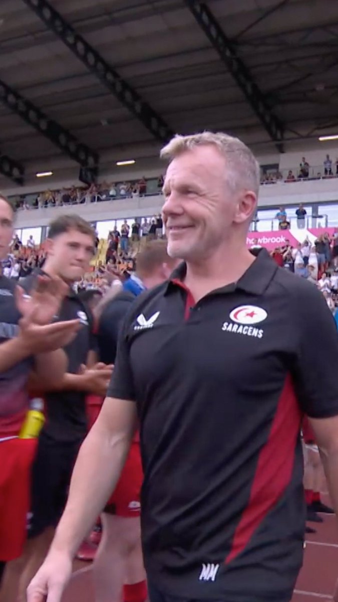 Lovely scenes at Saracens Rugby Club as Mark McCall receives a deserved guard of honour after his final home game in charge 🫶