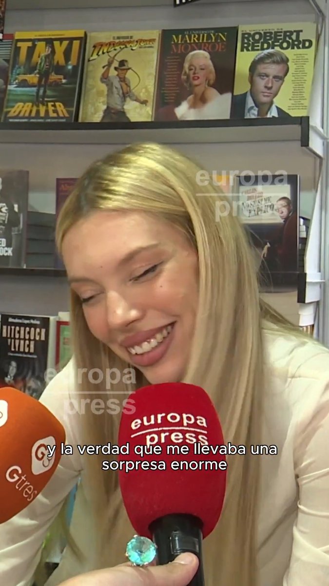Alejandra Rubio celebra la acogida de su libro y dice que está "en una nube": "A mí me encanta conocer a la gente y hablar con ellos. Es un lujo"