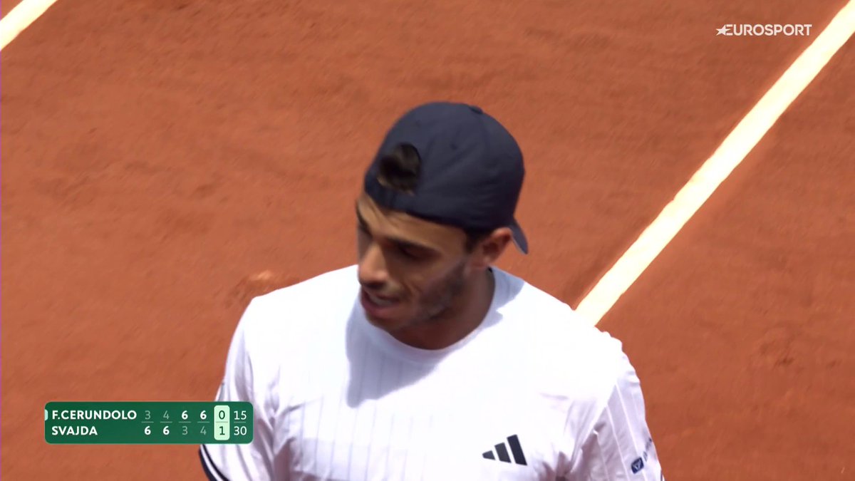 "La vida me odia, boludo. La vida me odia a mí" 🙄 El momento de frustración de Fran Cerúndolo, que acabó perdiendo ante Zachary Svajda #RolandGarros